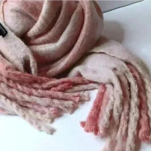 STEVE MADDEN Soft Pink & White Check Scarf - Picture 7 of 7